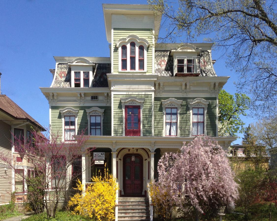 Hudson City Bed And Breakfast Exteriör bild