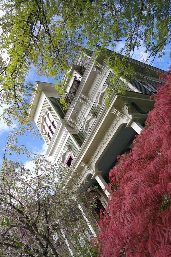 Hudson City Bed And Breakfast Exteriör bild
